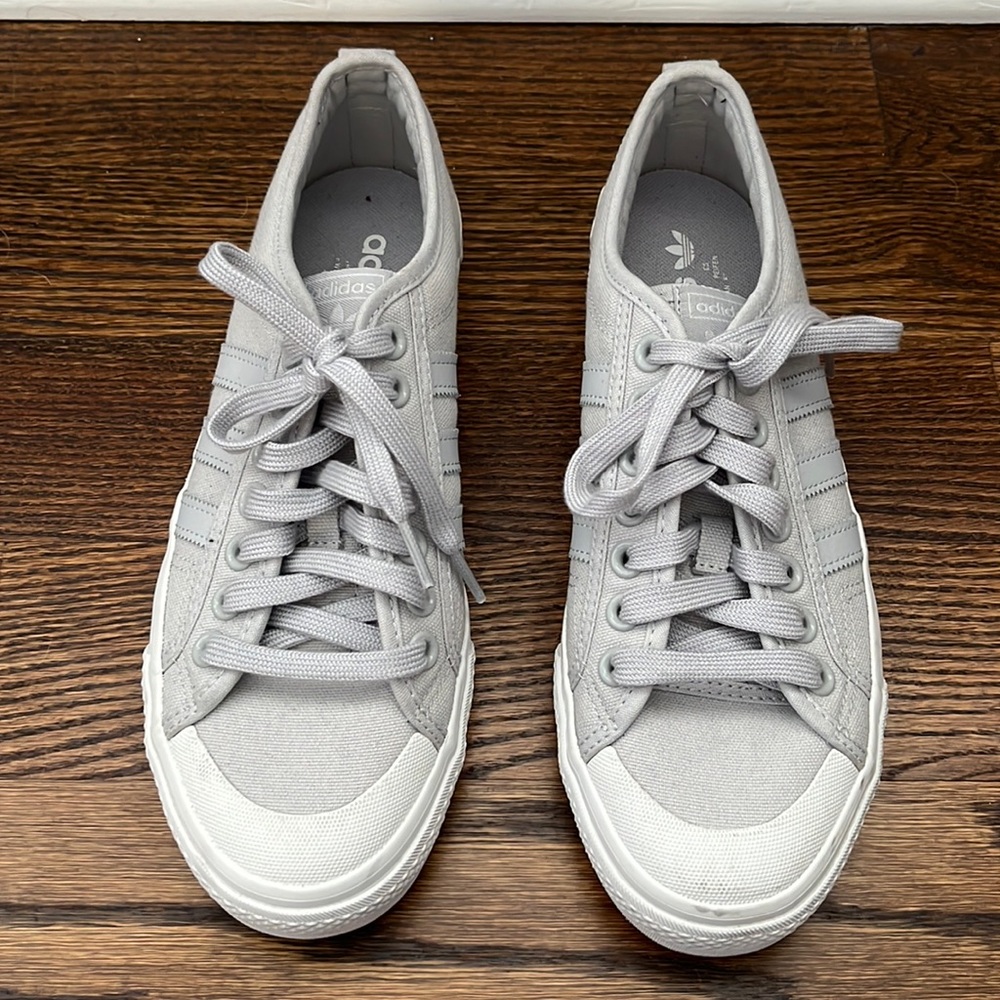 Adidas sneakers. Gray. Size 8